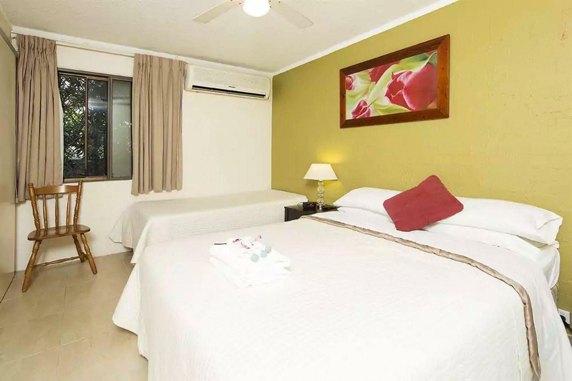 Burleigh Palms Holiday Apartments Gold Coast Bagian luar foto